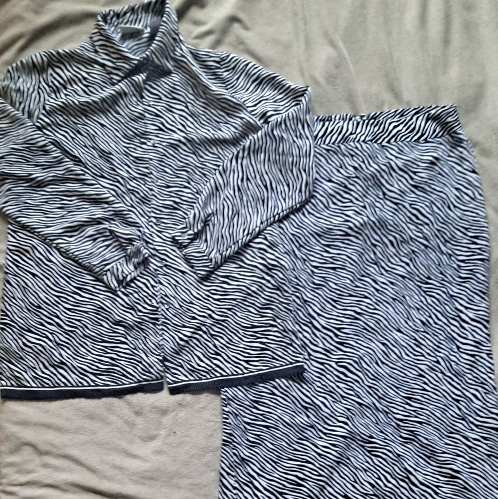 LIZ CLAIBORNE COLLECTION 2 PIECE Zebra Print Skirt Set